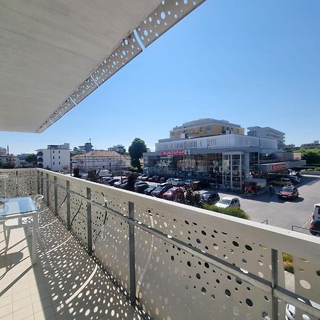 لينانو سابيادورو Appart-Hotel Holiday المظهر الخارجي الصورة