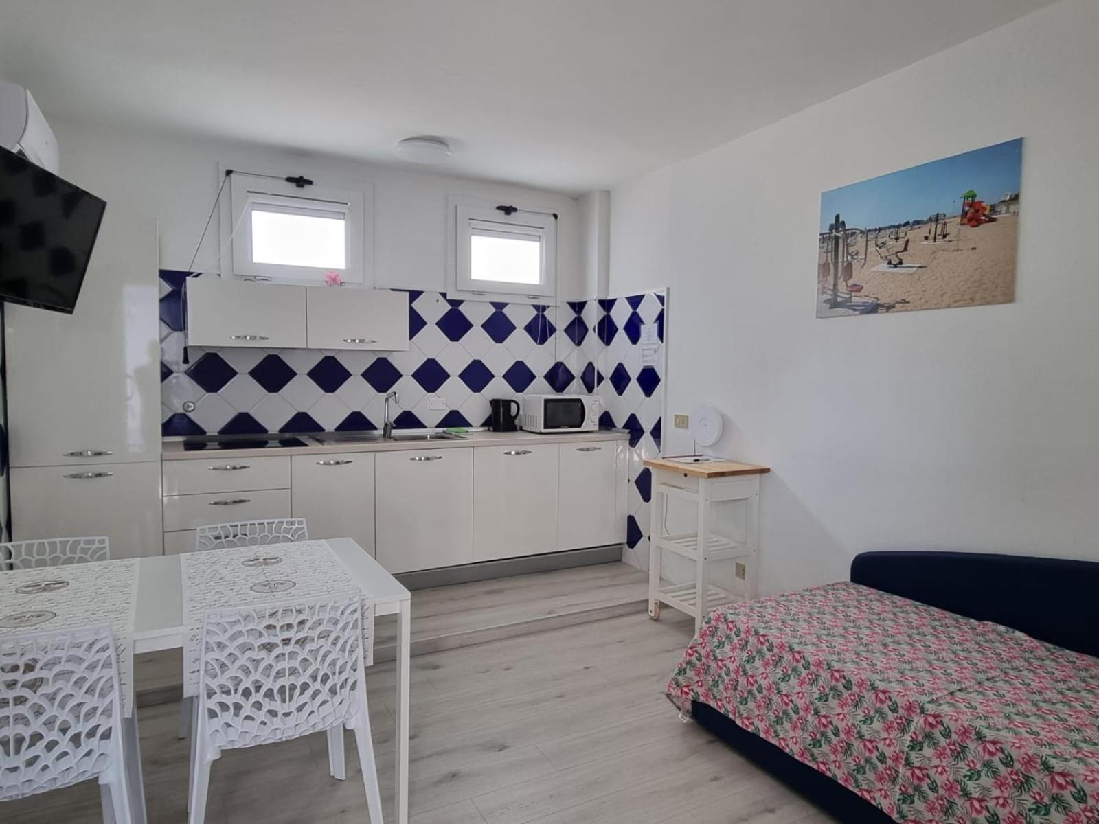 لينانو سابيادورو Appart-Hotel Holiday المظهر الخارجي الصورة
