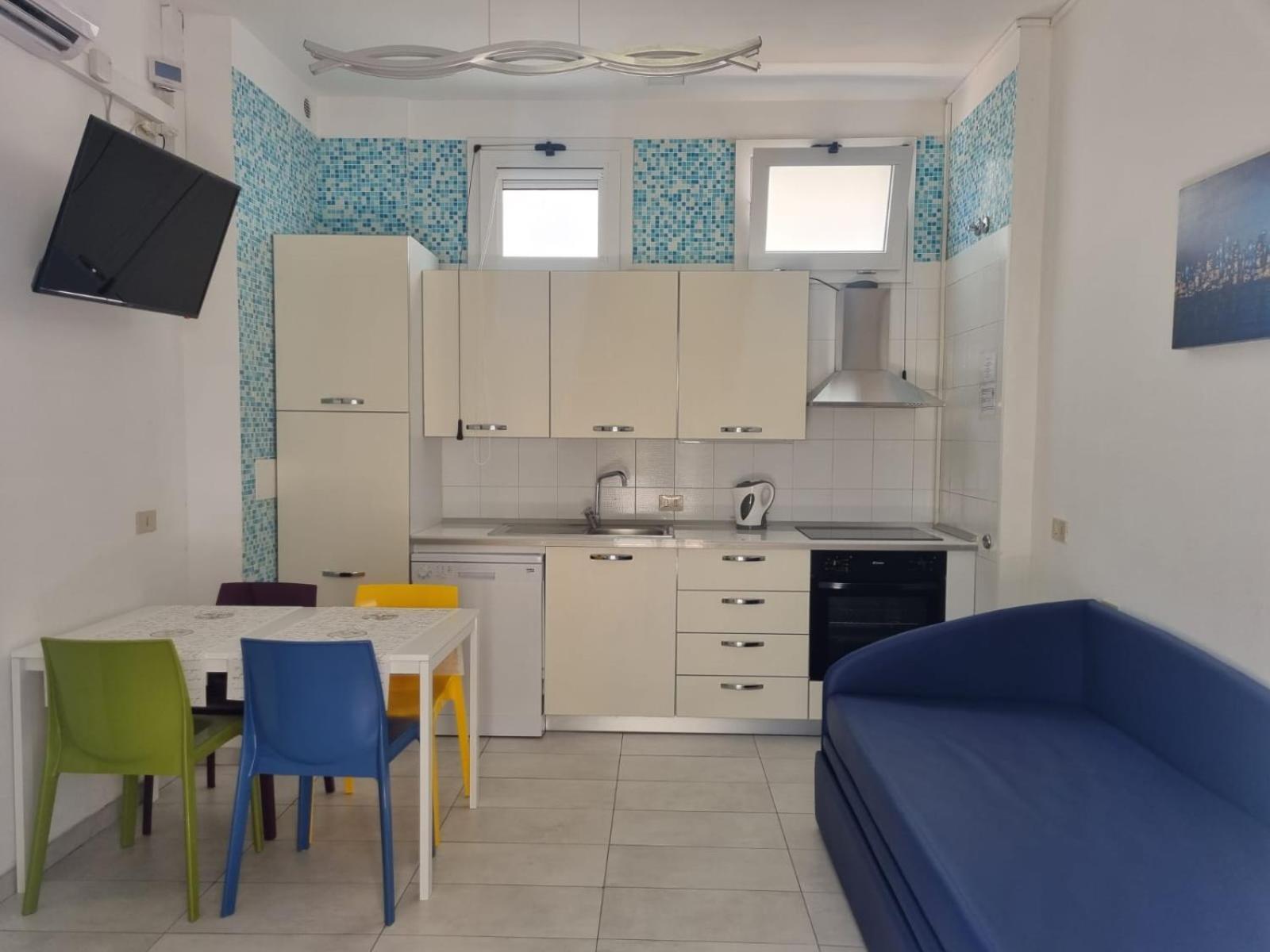 لينانو سابيادورو Appart-Hotel Holiday الغرفة الصورة
