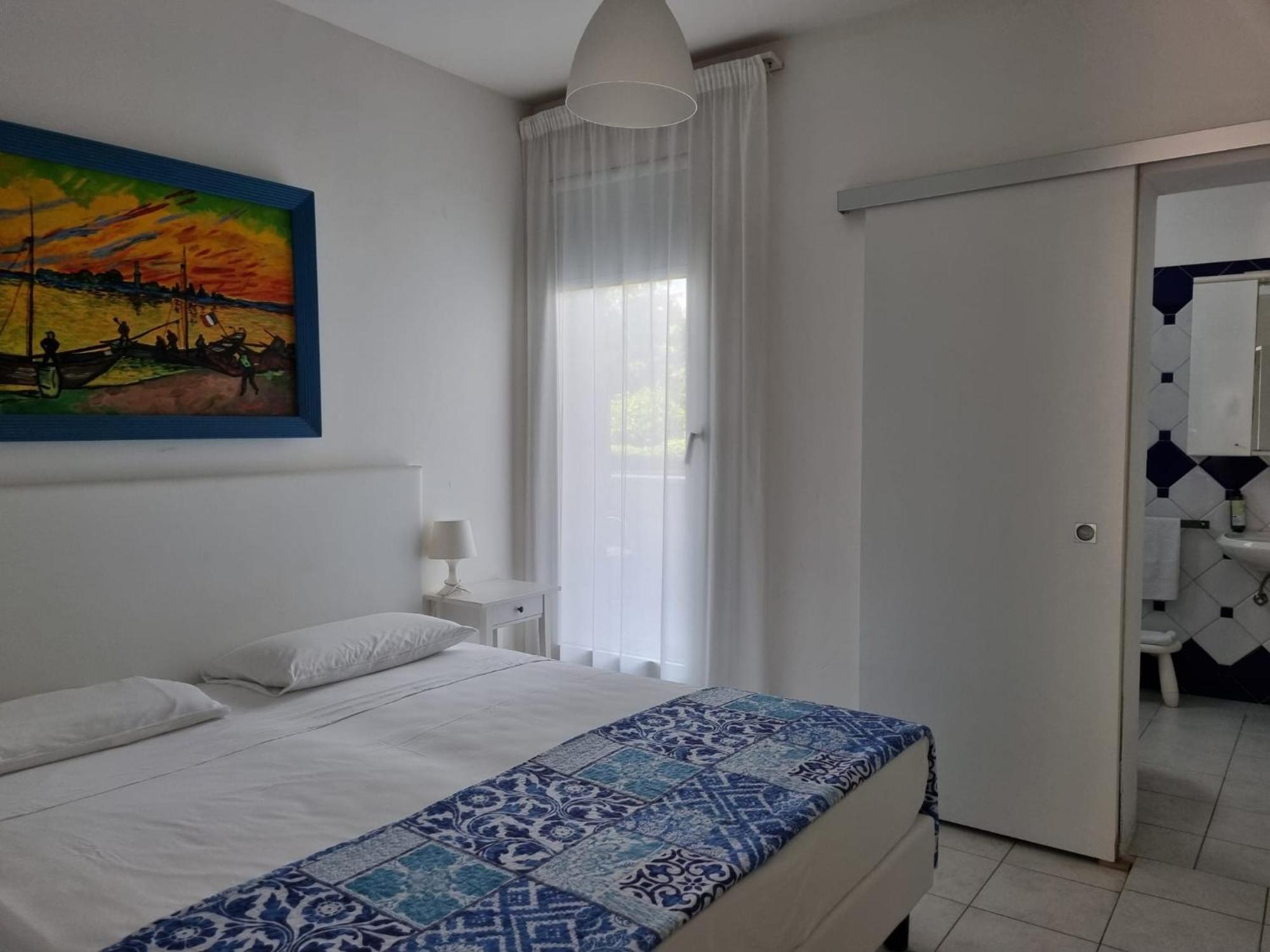 لينانو سابيادورو Appart-Hotel Holiday الغرفة الصورة