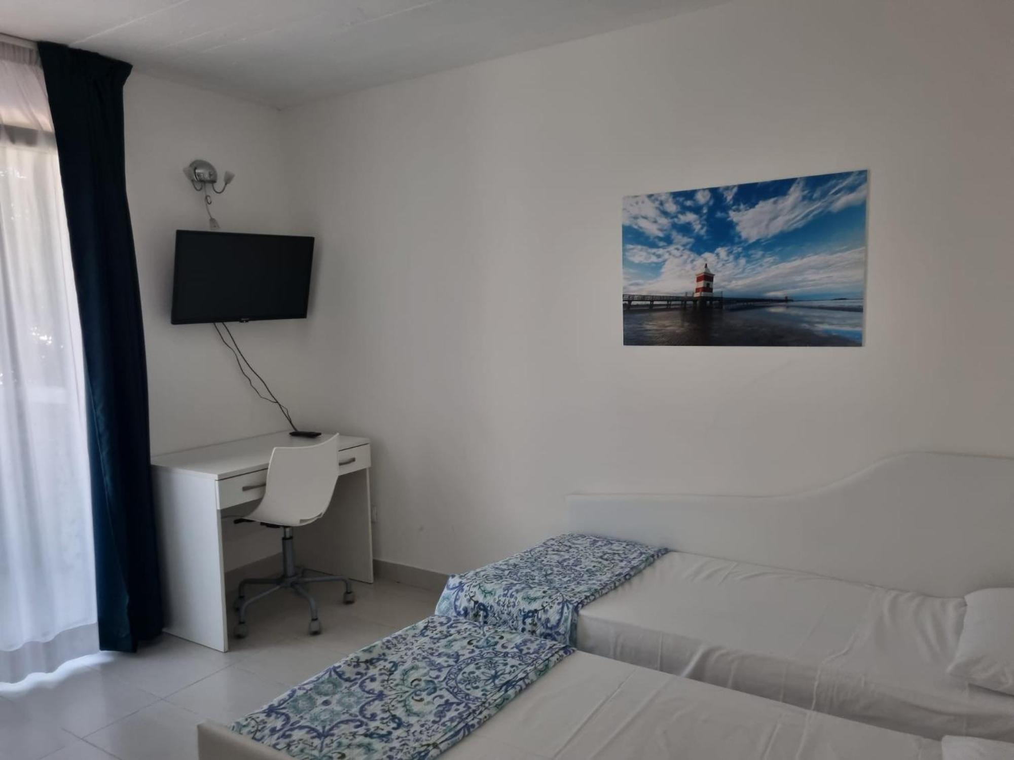 لينانو سابيادورو Appart-Hotel Holiday المظهر الخارجي الصورة